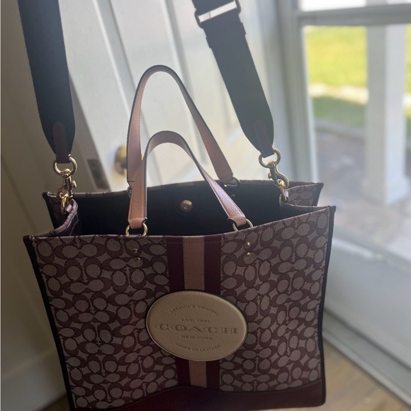 Coach tote pink bag brand new I only used twice it’s in perfect condition! - Picture 3 of 3